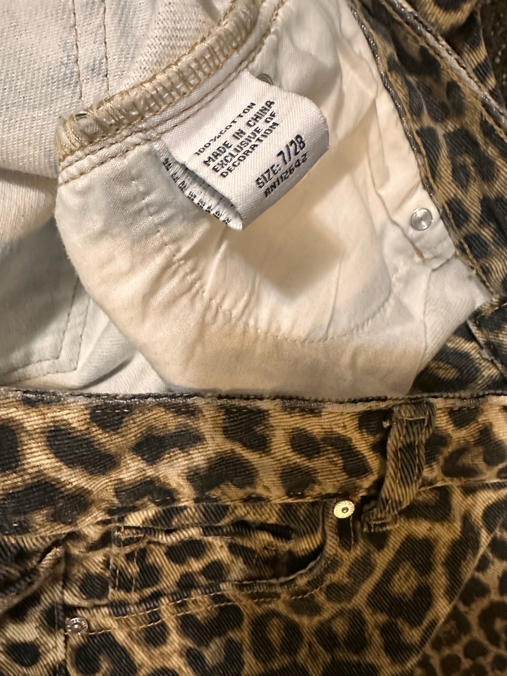 Wide Leg Leopard Print Jeans - Picture 4 of 4